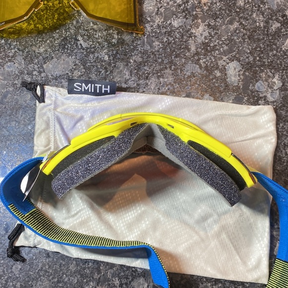 Smith Squad Snow Goggles Neon Yellow ChromaPop Everyday Green /Yellow Lens Ski - Picture 3 of 9